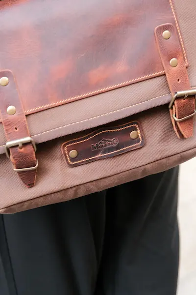 cartable marron en cuir